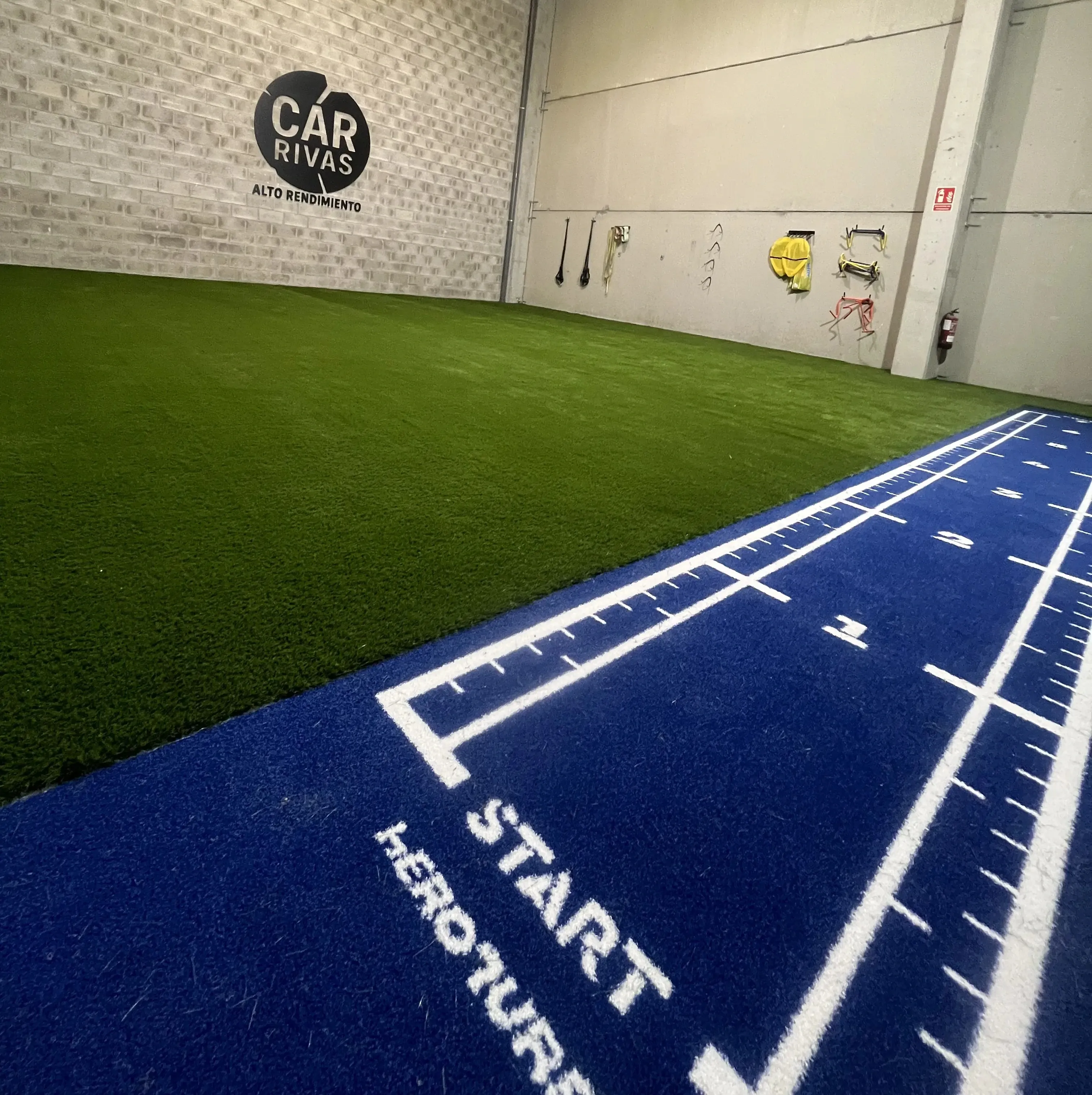 Interior del gimnasio CAR RIVAS